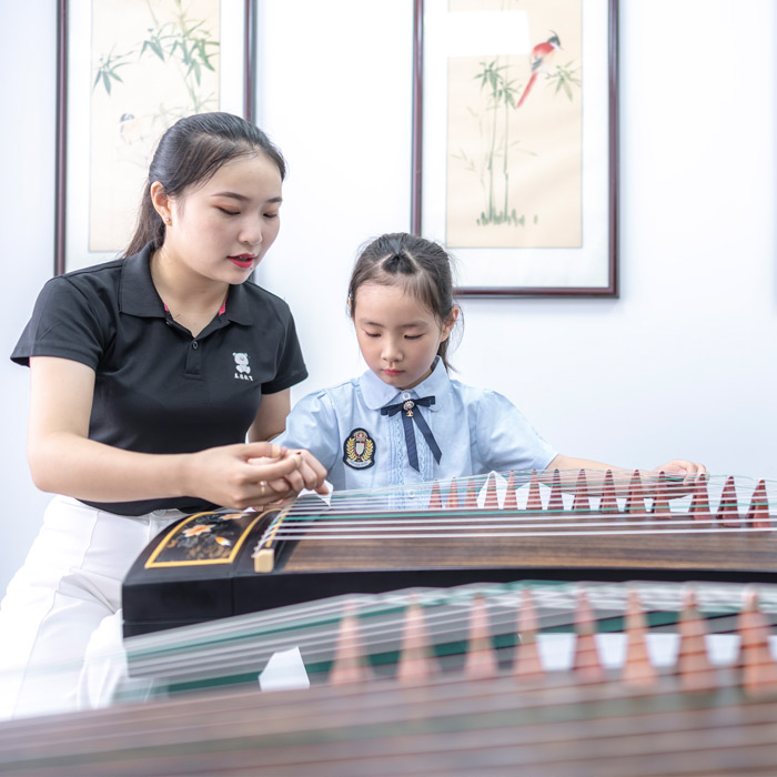 刘亮钢琴培训网钢古筝教学环境